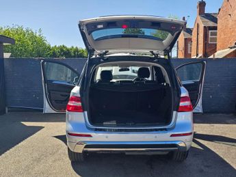 Mercedes-Benz M Class 3.0 ML350 V6 BlueTEC AMG Sport G-Tronic 4WD Euro 6 (s/s) 5dr