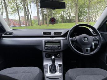 Volkswagen Passat 2.0 TDI BlueMotion Tech SE DSG Euro 5 (s/s) 5dr