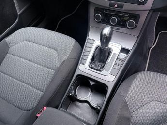 Volkswagen Passat 2.0 TDI BlueMotion Tech SE DSG Euro 5 (s/s) 5dr