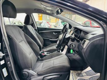 Hyundai i30 1.6 CRDi Blue Drive SE Nav DCT Euro 6 (s/s) 5dr