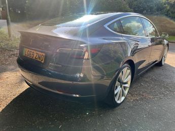 Tesla Model 3 (Dual Motor) Performance Auto 4WDE 4dr (Performance Upgrade)