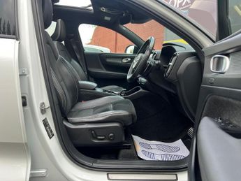 Volvo XC40 2.0 D4 R-Design Pro Auto AWD Euro 6 (s/s) 5dr