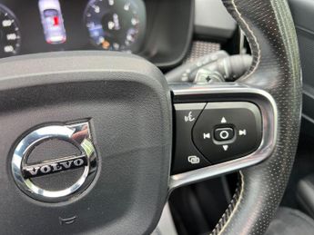 Volvo XC40 2.0 D4 R-Design Pro Auto AWD Euro 6 (s/s) 5dr