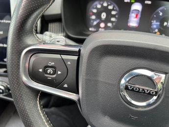 Volvo XC40 2.0 D4 R-Design Pro Auto AWD Euro 6 (s/s) 5dr