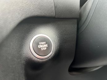 Volvo XC40 2.0 D4 R-Design Pro Auto AWD Euro 6 (s/s) 5dr