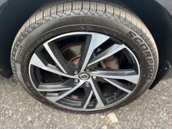 Volvo XC40 2.0 D4 R-Design Pro Auto AWD Euro 6 (s/s) 5dr
