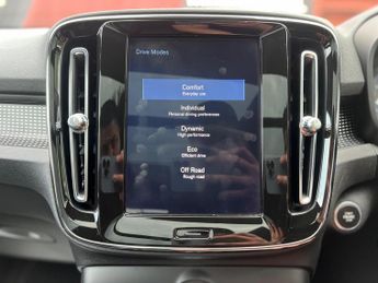 Volvo XC40 2.0 D4 R-Design Pro Auto AWD Euro 6 (s/s) 5dr