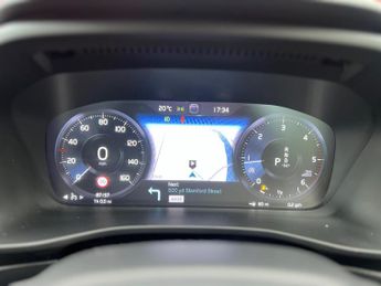 Volvo XC40 2.0 D4 R-Design Pro Auto AWD Euro 6 (s/s) 5dr