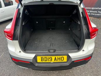 Volvo XC40 2.0 D4 R-Design Pro Auto AWD Euro 6 (s/s) 5dr