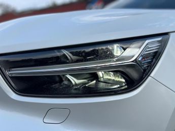 Volvo XC40 2.0 D4 R-Design Pro Auto AWD Euro 6 (s/s) 5dr