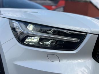 Volvo XC40 2.0 D4 R-Design Pro Auto AWD Euro 6 (s/s) 5dr