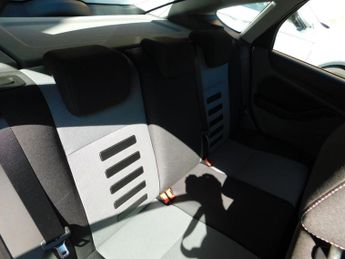 Ford Focus 1.6 Zetec 5dr