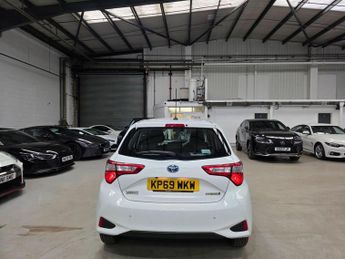 Toyota Yaris 1.5 VVT-h Icon Tech E-CVT Euro 6 (s/s) 5dr