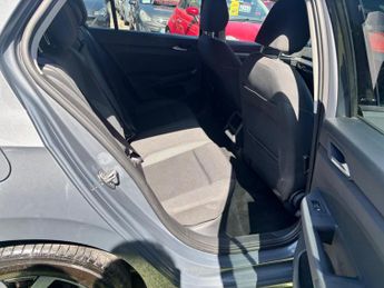 Volkswagen Golf 1.5 eTSI MHEV Active DSG Euro 6 (s/s) 5dr