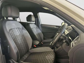 Volkswagen Tiguan 1.4 TSI 13kWh R-Line SUV 5dr Petrol Plug-in Hybrid DSG Euro 6 (s