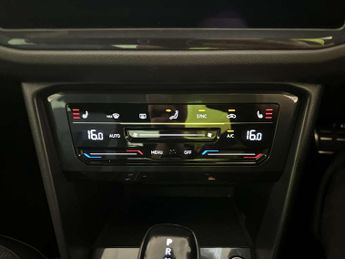 Volkswagen Tiguan 1.4 TSI 13kWh R-Line SUV 5dr Petrol Plug-in Hybrid DSG Euro 6 (s