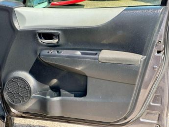 Toyota Yaris 1.5 VVT-h Icon Plus CVT Euro 5 5dr