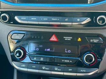 Hyundai IONIQ 1.6 h-GDi SE DCT Euro 6 (s/s) 5dr