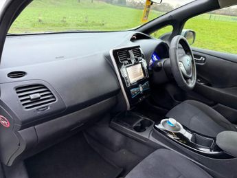 Nissan Leaf 24kWh Acenta Auto 5dr
