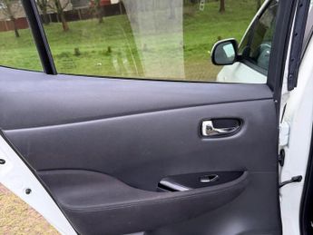 Nissan Leaf 24kWh Acenta Auto 5dr