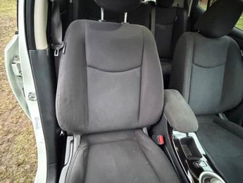 Nissan Leaf 24kWh Acenta Auto 5dr