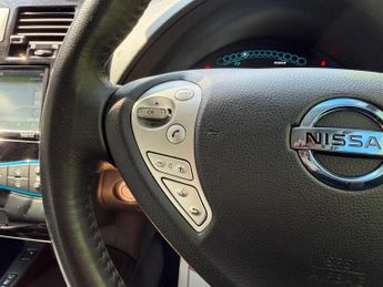 Nissan Leaf 30kWh Tekna Auto 5dr