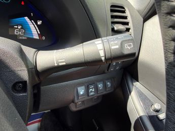 Nissan Leaf 30kWh Tekna Auto 5dr