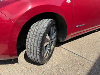 Nissan Leaf 30kWh Tekna Auto 5dr