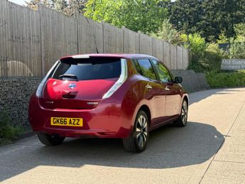 Nissan Leaf 30kWh Tekna Auto 5dr