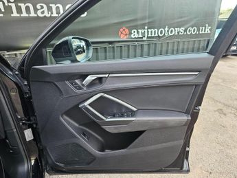 Audi Q3 1.5 TFSI CoD 35 S line S Tronic Euro 6 (s/s) 5dr