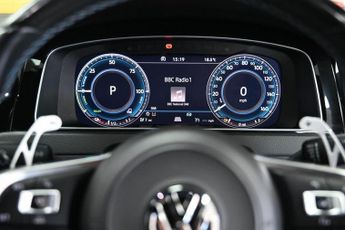VOLKSWAGEN GOLF 1.4 TSI 8.7kWh GTE Hatchback 5dr Petrol Plug-in Hybrid DSG Euro 