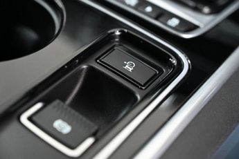 JAGUAR XE 2.0d R-Sport Saloon 4dr Diesel Auto Euro 6 (s/s) (180 ps) +FREE 