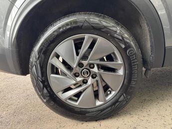 Nissan Qashqai 1.3 DIG-T MHEV Acenta Premium XTRON Euro 6 (s/s) 5dr