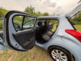 Hyundai i20 1.4 Active Hatchback 5dr Petrol Auto Euro 5 (100 ps)