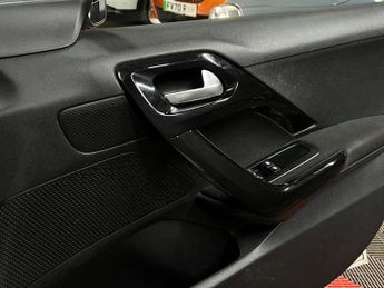 Peugeot 208 1.2 VTi Style Euro 5 5dr