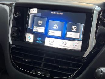 Peugeot 208 1.2 VTi Style Euro 5 5dr