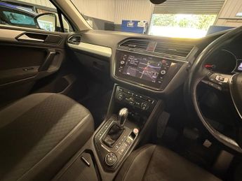 Volkswagen Tiguan 2.0 TDI SE Navigation DSG 4Motion Euro 6 (s/s) 5dr