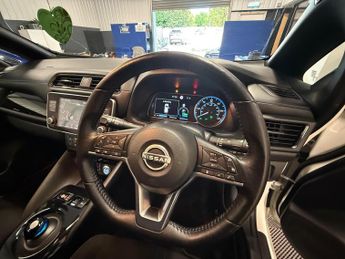 Nissan Leaf 39kWh N-Connecta Auto 5dr