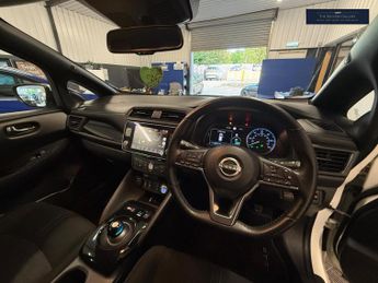 Nissan Leaf 39kWh N-Connecta Auto 5dr