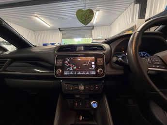 Nissan Leaf 39kWh N-Connecta Auto 5dr
