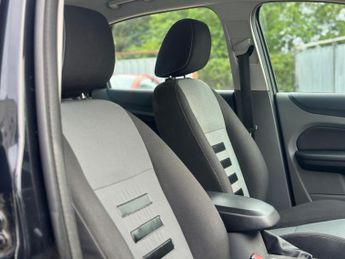Ford Focus 1.6 Zetec 5dr