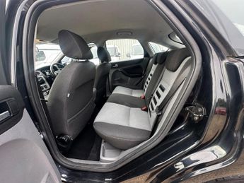Ford Focus 1.6 Zetec 5dr