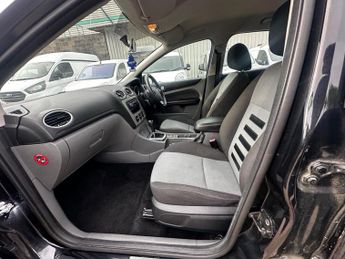 Ford Focus 1.6 Zetec 5dr