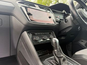 Volkswagen Tiguan 2.0 TSI R-Line Tech DSG 4Motion Euro 6 (s/s) 5dr