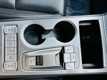 Hyundai KONA 64kWh Premium SE Auto 5dr