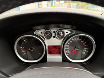 Ford Focus 1.6 TDCi DPF Titanium 5dr