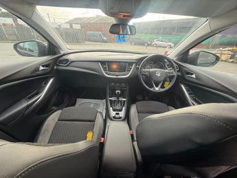 Vauxhall Grandland X 2.0 Turbo D BlueInjection Sport Nav Auto Euro 6 (s/s) 5dr