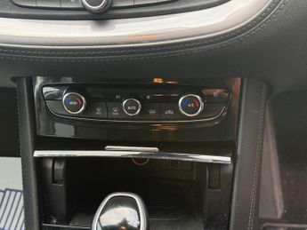 Vauxhall Grandland X 2.0 Turbo D BlueInjection Sport Nav Auto Euro 6 (s/s) 5dr