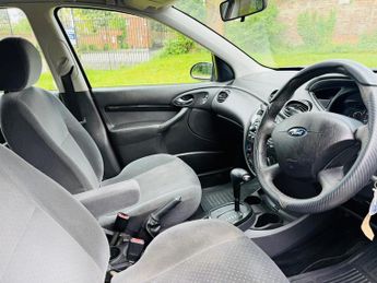 Ford Focus 1.6i 16v Ghia 5dr