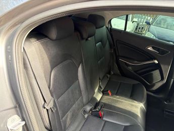 Mercedes-Benz A Class 1.5 A180d Sport (Executive) 7G-DCT Euro 6 (s/s) 5dr